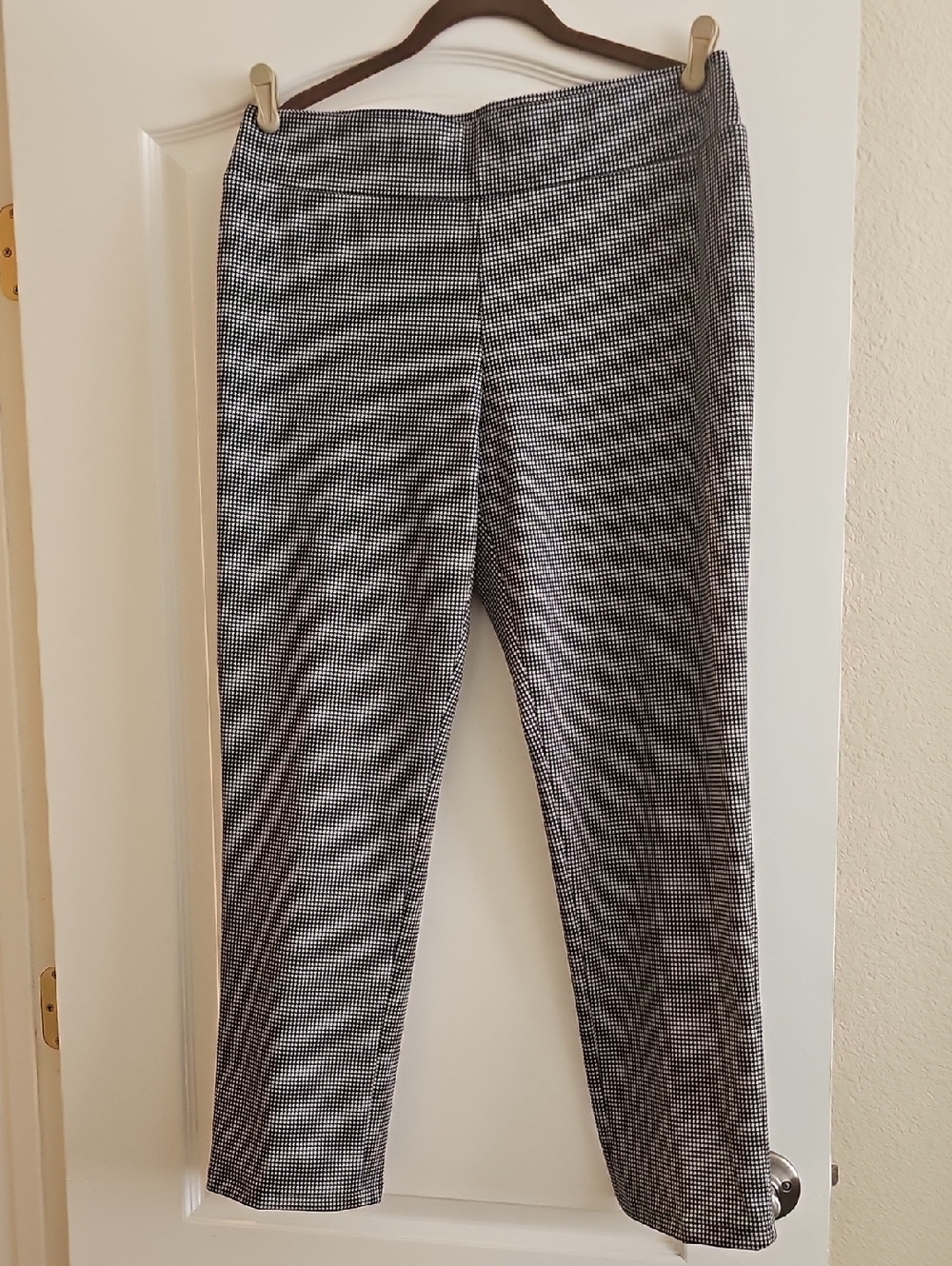 Kasper Black and White Houndstooth Pants